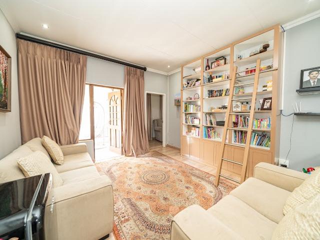 Townhouse for sale in Vosloorus, Gauteng