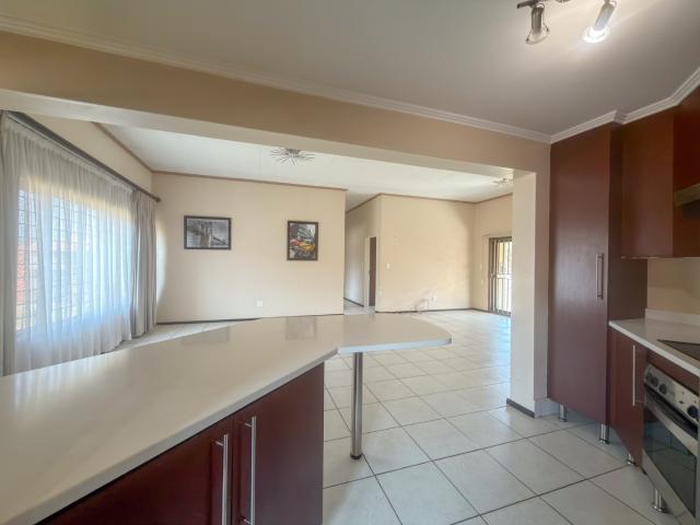 Townhouse for sale in Vosloorus, Gauteng