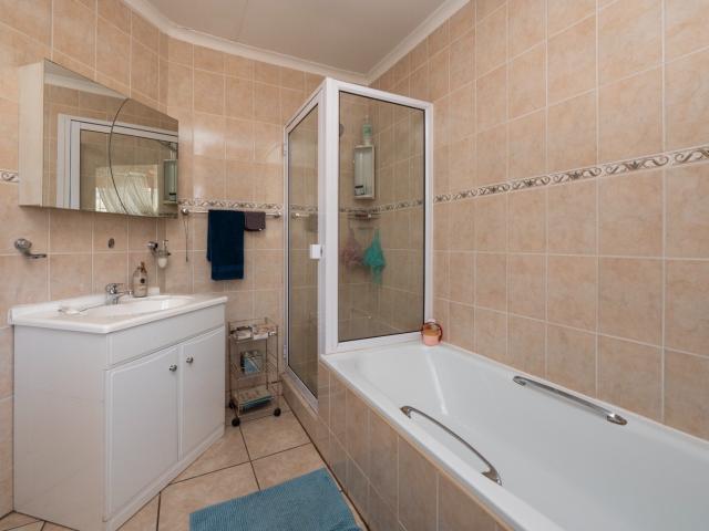 Townhouse for sale in Vosloorus, Gauteng