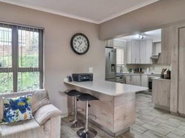 Townhouse for sale in Vosloorus, Gauteng