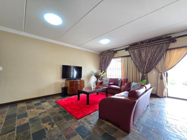 Townhouse for sale in Vosloorus, Gauteng
