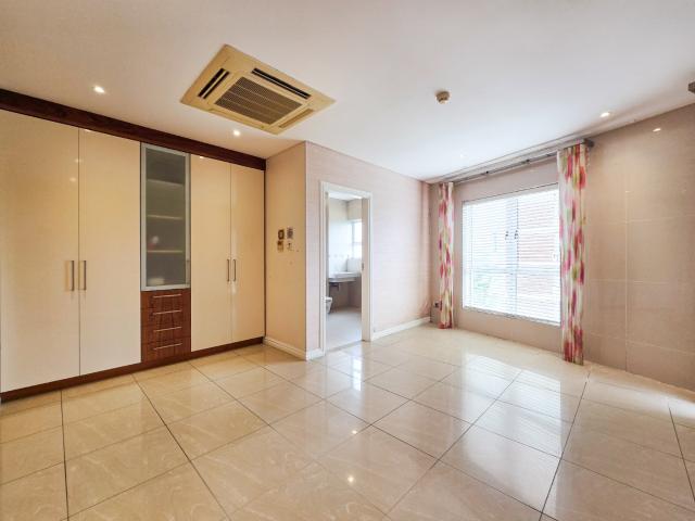 Townhouse for sale in Seaview, Kwazulu-natal