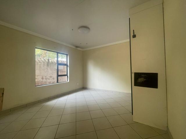 Townhouse for sale in Mohlakeng, Gauteng