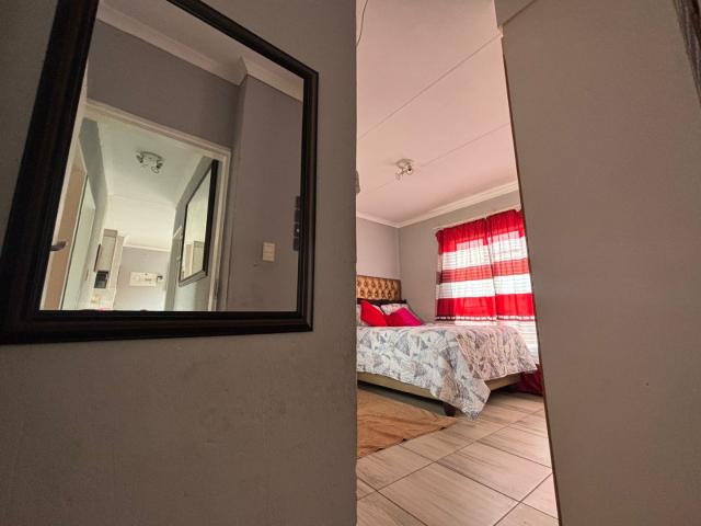 Townhouse for sale in Mohlakeng, Gauteng