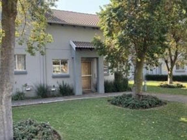 Townhouse for sale in Vosloorus, Gauteng