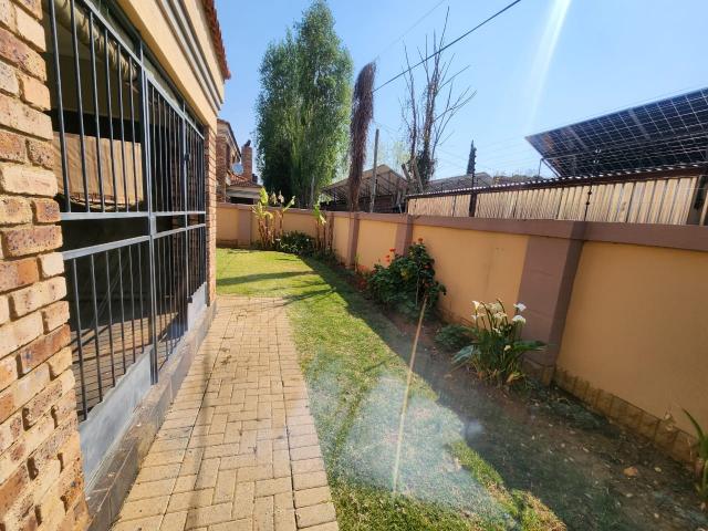 Townhouse for sale in Dr Kenneth Kaunda, North West