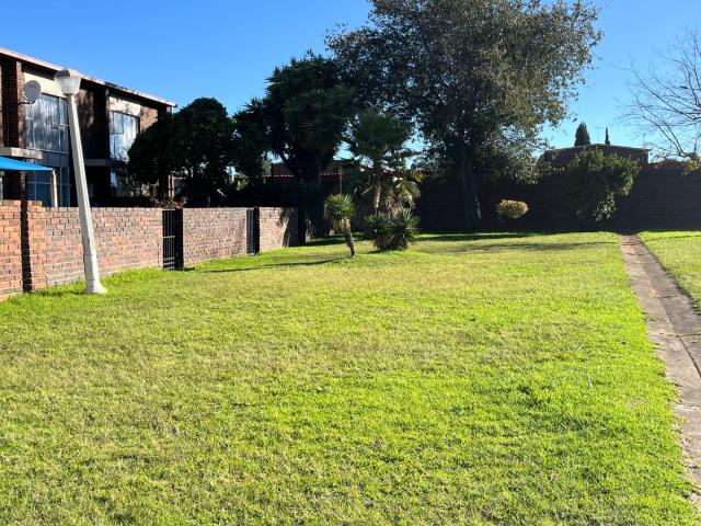 Townhouse for sale in Nooitgedacht, Gauteng