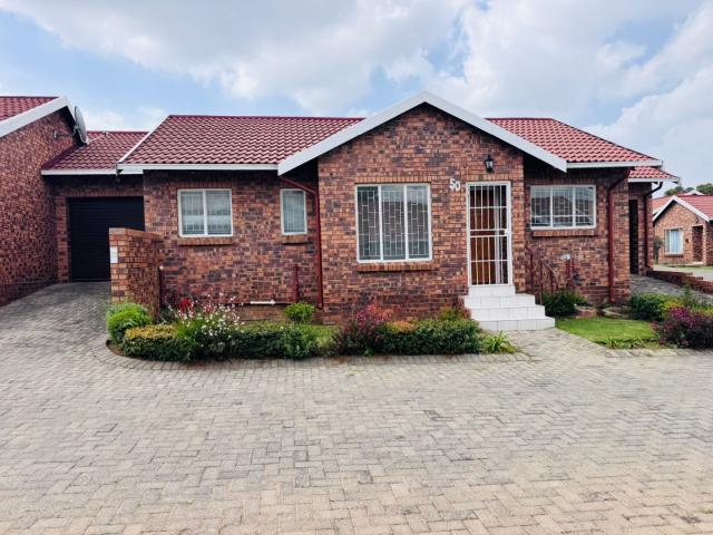 Townhouse for sale in Nooitgedacht, Gauteng