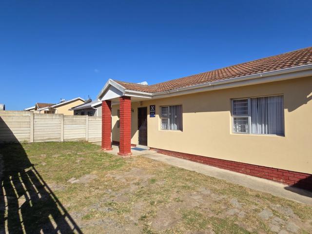 Townhouse for sale in East London, Eastern Cape