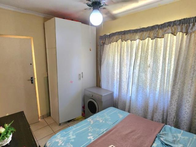 Townhouse for sale in Queensburgh, Kwazulu-natal