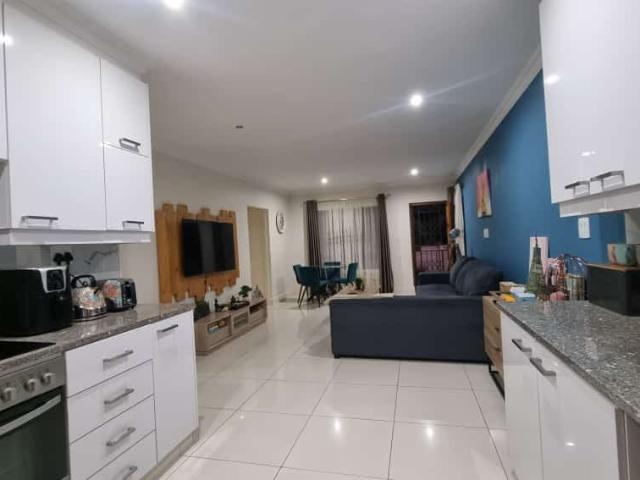 Townhouse for sale in Queensburgh, Kwazulu-natal