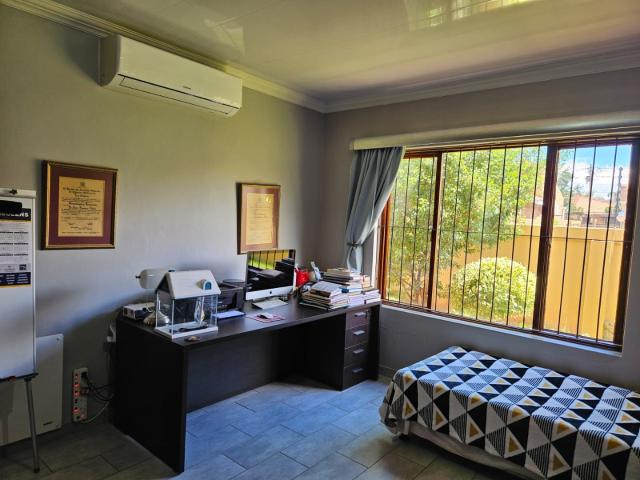 Townhouse for sale in Frances Baard, Northern Cape