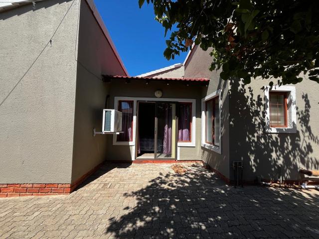 Townhouse for sale in Frances Baard, Northern Cape