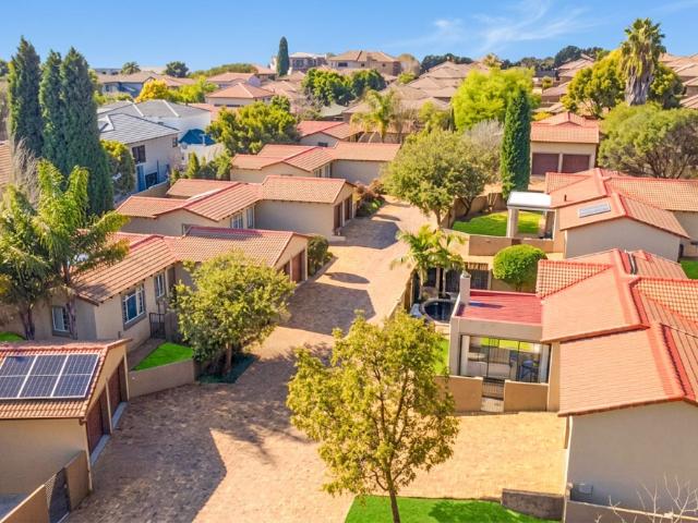 Townhouse for sale in Nooitgedacht, Gauteng