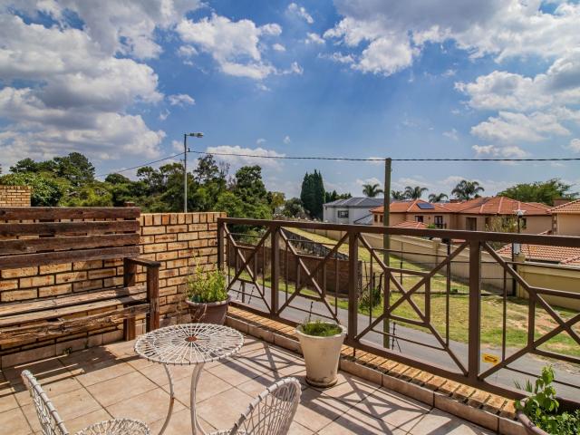 Townhouse for sale in Nooitgedacht, Gauteng