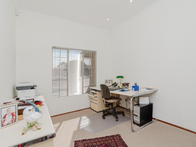 Townhouse for sale in Nooitgedacht, Gauteng