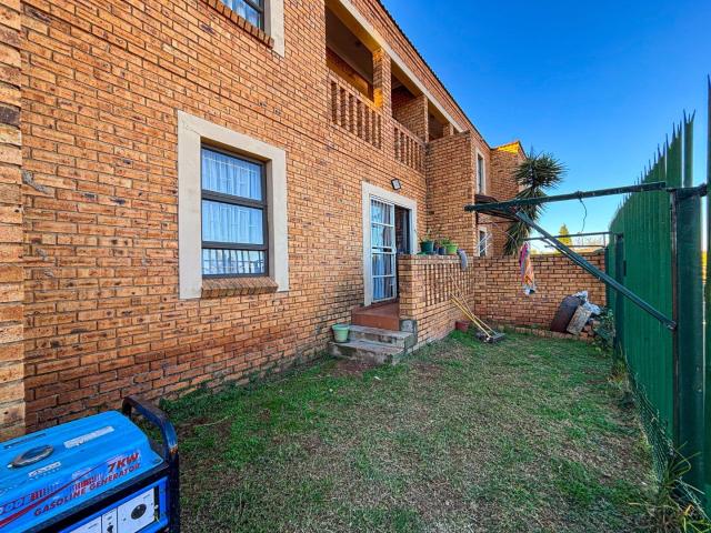 Townhouse for sale in Vosloorus, Gauteng