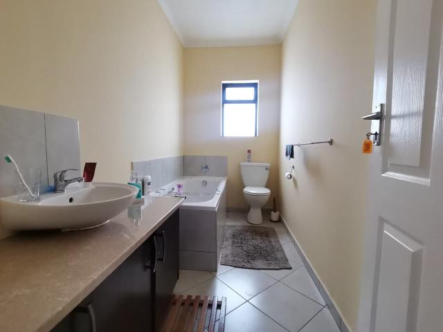 Townhouse for sale in Kaysers Beach, Eastern Cape