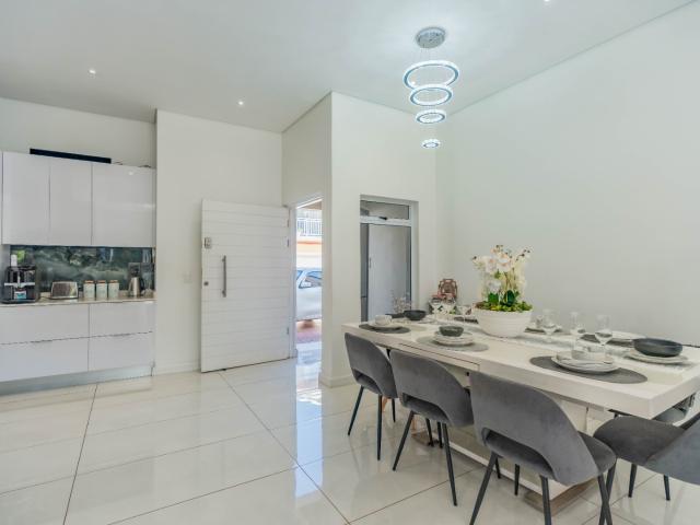 Townhouse for sale in Mt Edgecombe, Kwazulu-natal
