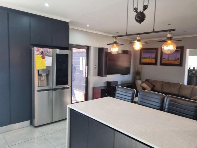 Townhouse for sale in Meyerton