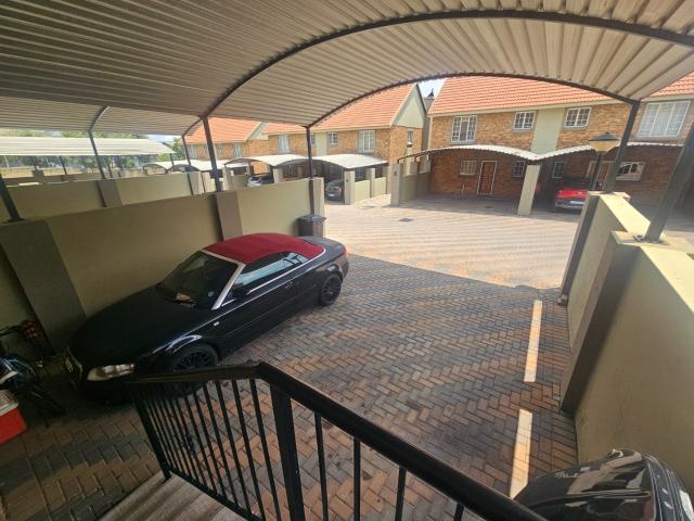Townhouse for sale in Olievenhoutbos, Gauteng