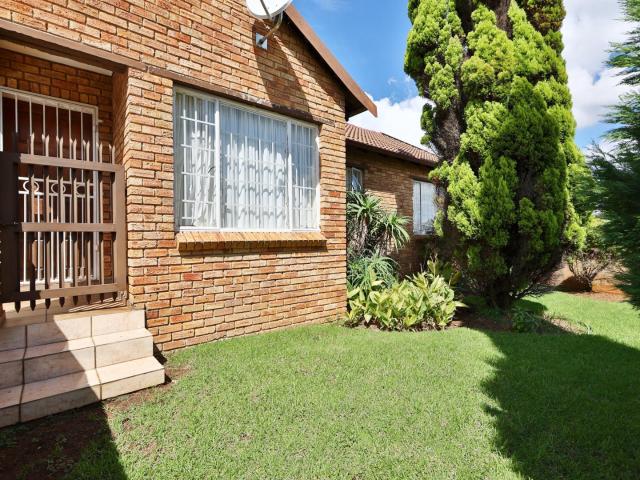 Townhouse for sale in Olievenhoutbos, Gauteng