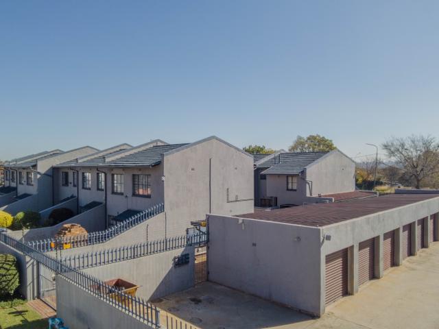 Townhouse for sale in Ekurhuleni, Gauteng
