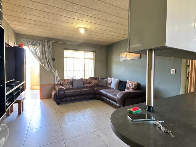 Townhouse for sale in Vosloorus, Gauteng