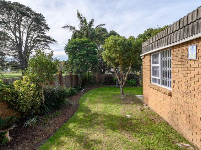 Townhouse for sale in Port Elizabeth, Eastern Cape