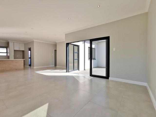 Townhouse for sale in Port Elizabeth, Eastern Cape