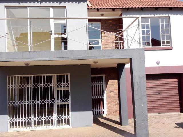 Townhouse for sale in Ehlanzeni, Mpumalanga
