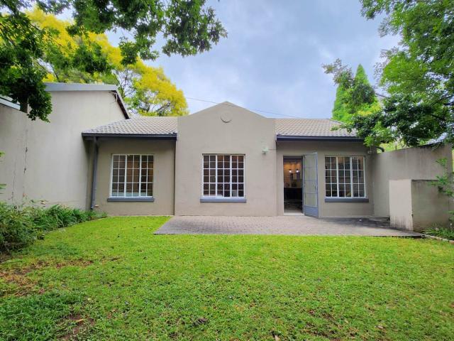 Townhouse for sale in Waterkloof, Gauteng