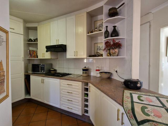 Townhouse for sale in Waterkloof, Gauteng