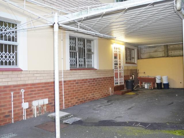 Townhouse for sale in Queensburgh, Kwazulu-natal