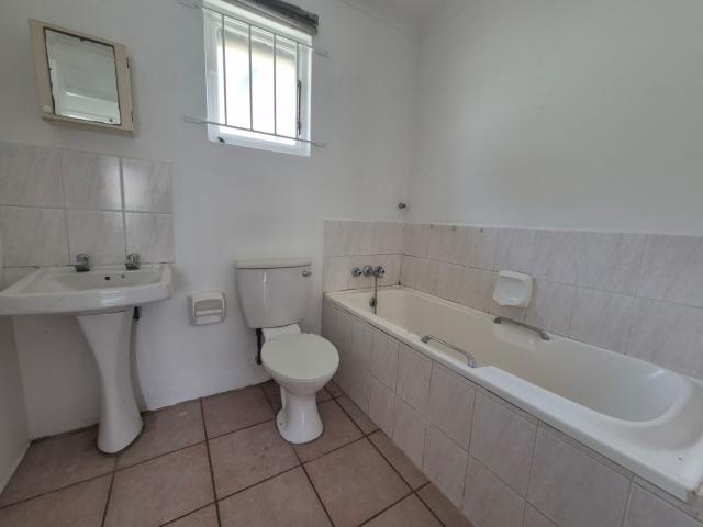 Townhouse for sale in Queensburgh, Kwazulu-natal