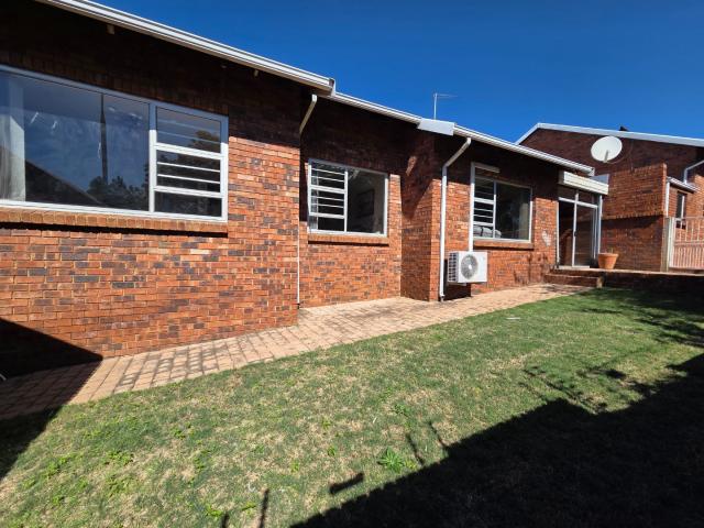 Townhouse for sale in Ekurhuleni, Gauteng