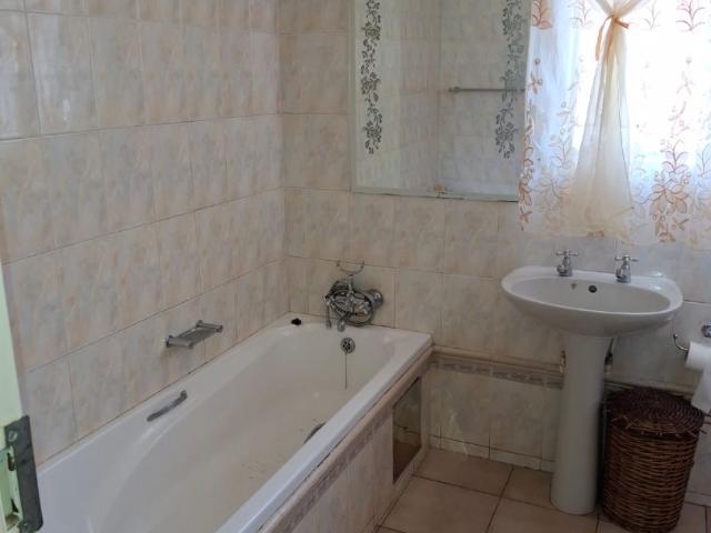 Townhouse for sale in Vosloorus, Gauteng