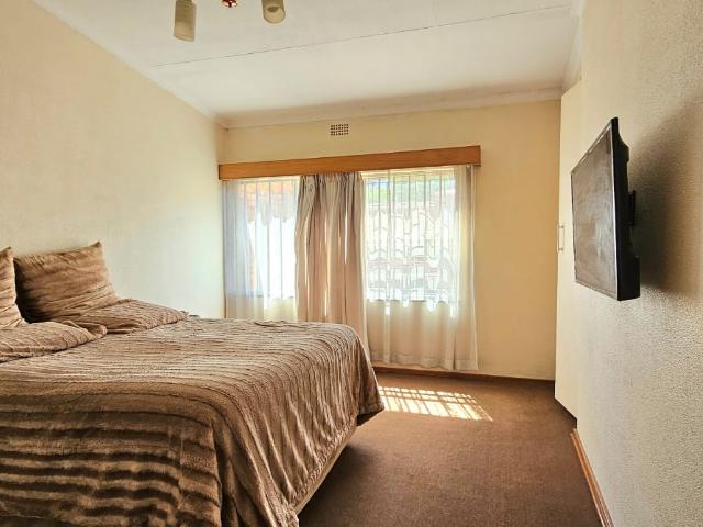 Townhouse for sale in Vosloorus, Gauteng