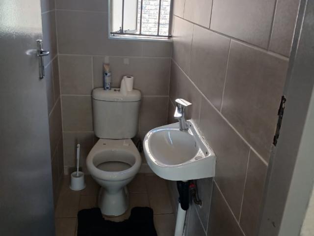 Townhouse for sale in Johannesburg, Mondeor
