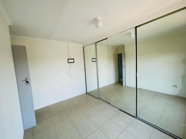 Townhouse for sale in Johannesburg, Mondeor