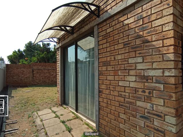 Townhouse for sale in Vosloorus, Gauteng