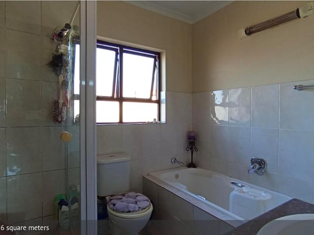 Townhouse for sale in Vosloorus, Gauteng