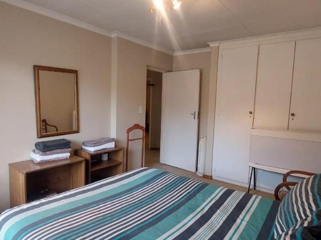 Townhouse for sale in Johannesburg, Mondeor