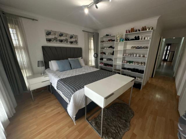 Townhouse for sale in Vosloorus, Gauteng