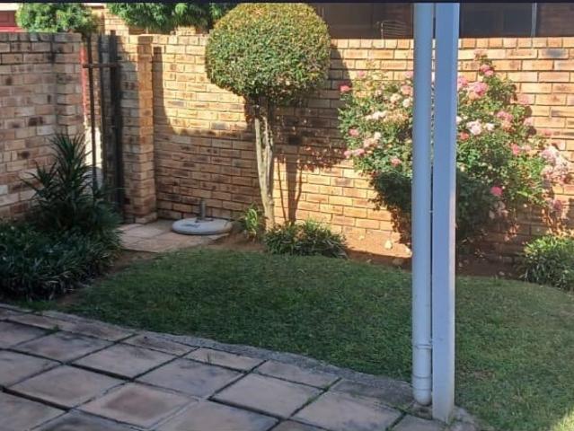 Townhouse for sale in Vosloorus, Gauteng