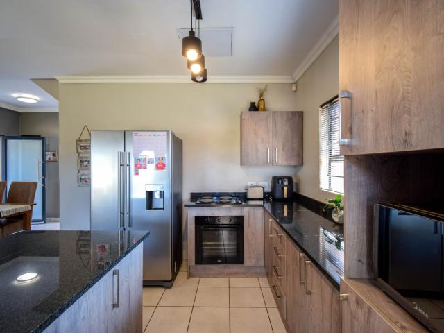 Townhouse for sale in Waterkloof, Gauteng