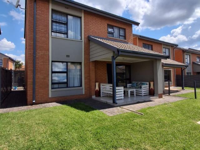 Townhouse for sale in Waterkloof, Gauteng