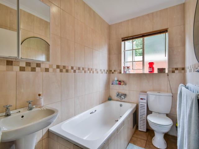 Townhouse for sale in Waterkloof, Gauteng