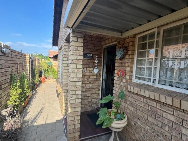 Townhouse for sale in Waterkloof, Gauteng