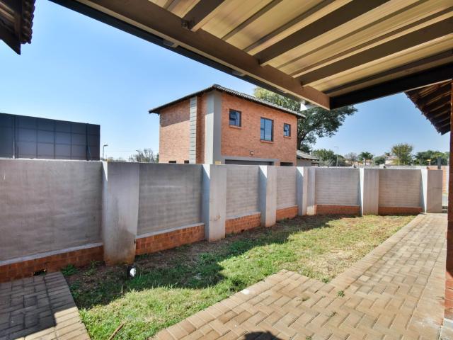 Townhouse for sale in Waterkloof, Gauteng